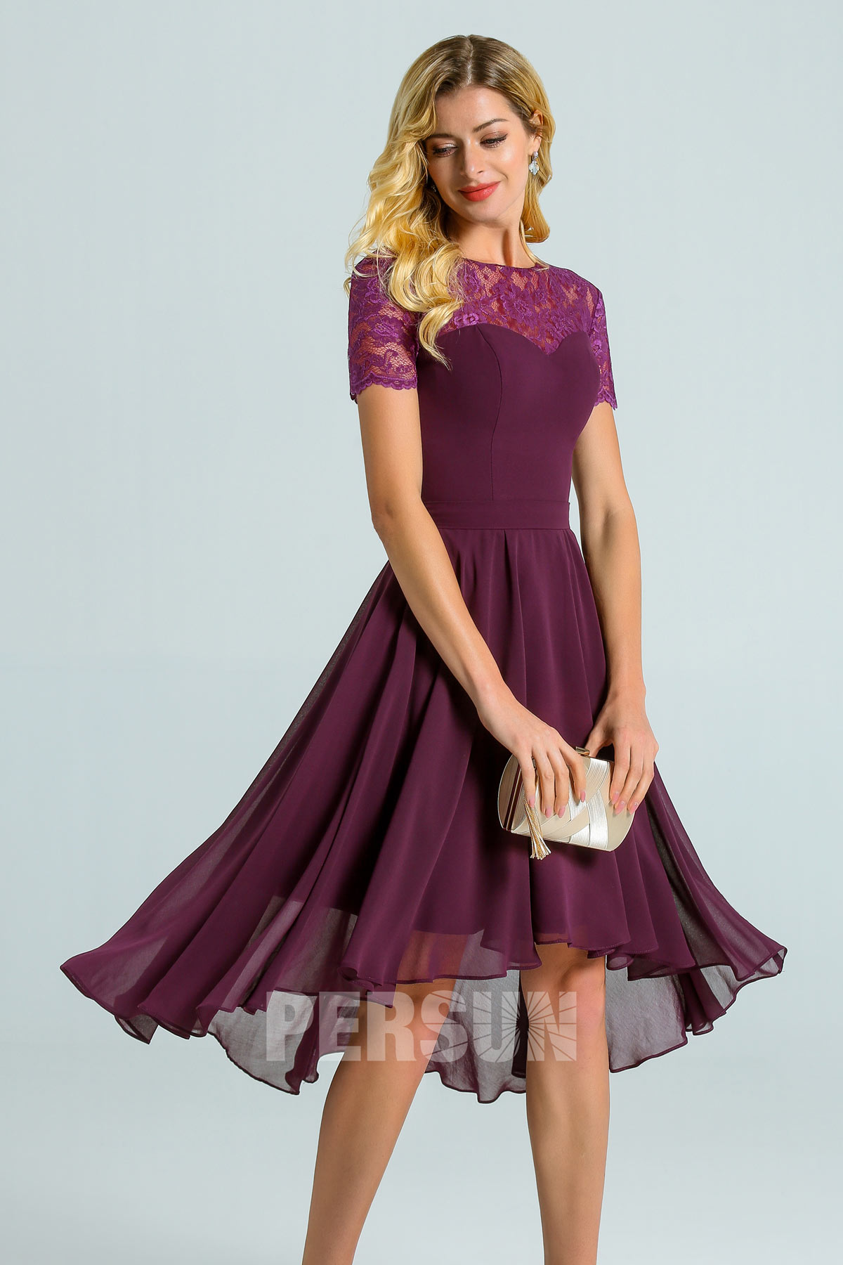 robe de cocktail prune courte devant longue derrière prune col illusion en dentelle manche courte 