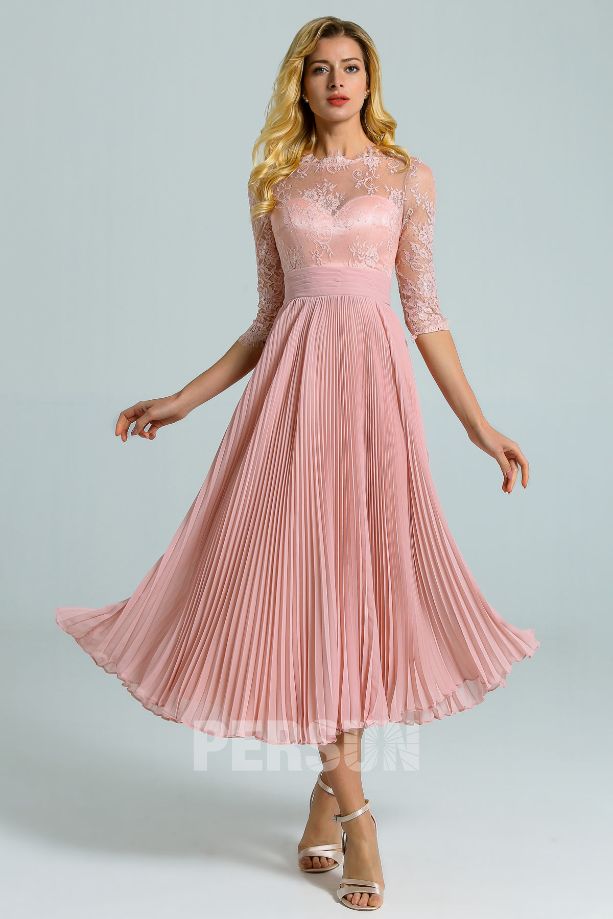 robe cocktail vintage midi rose chair col feston dentelle avec manche courte et jupe drapé