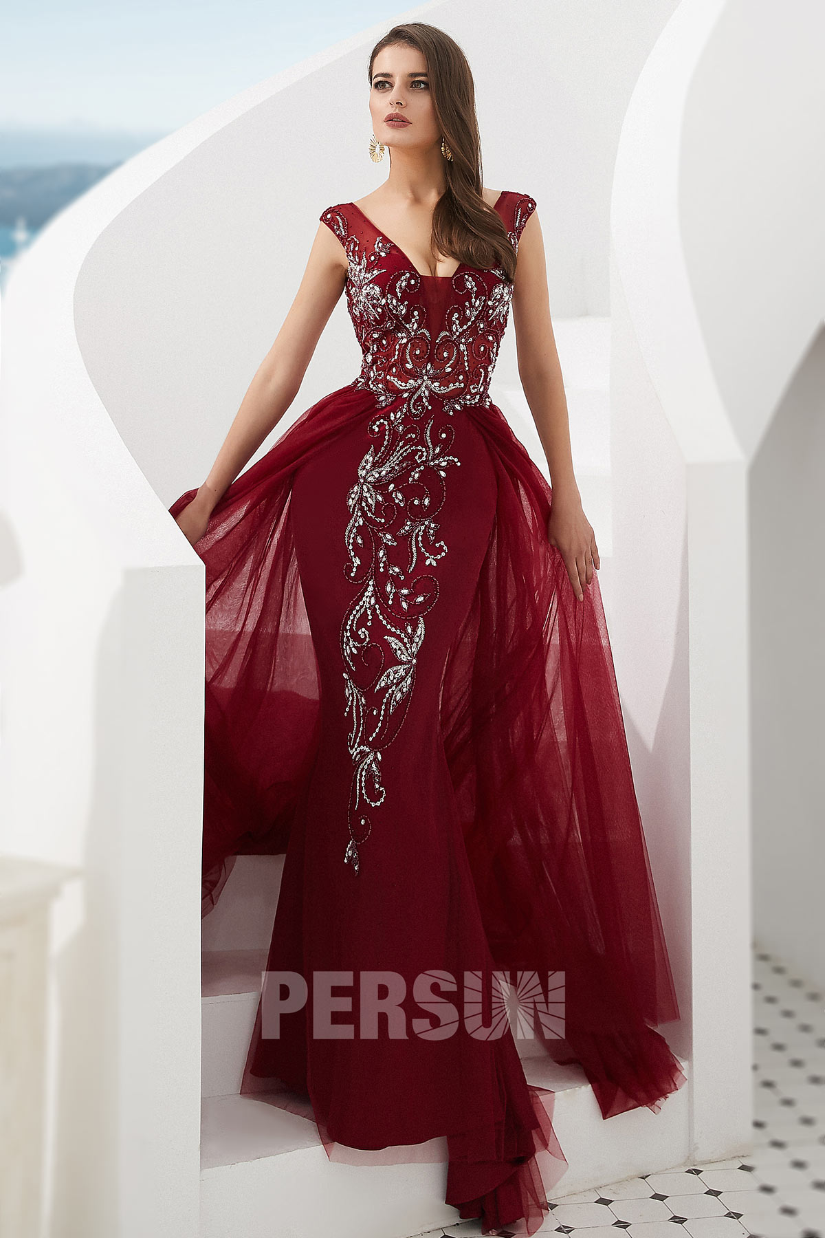 Robe soirée sirène bordeaux bien brodée avec surjupe