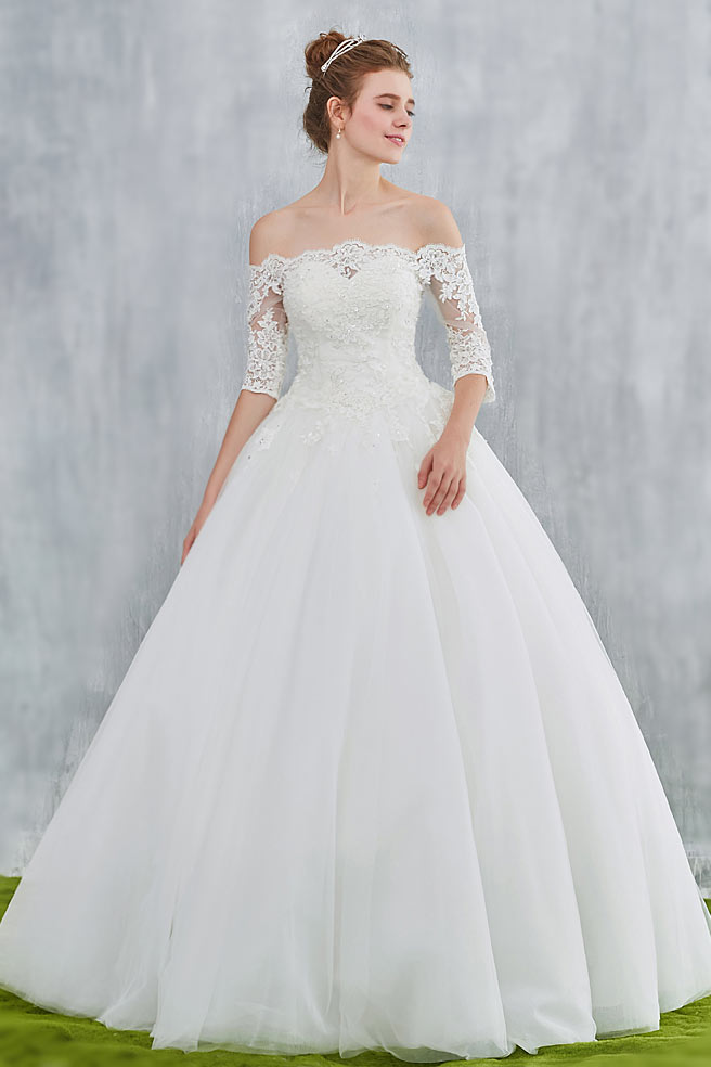 Vintage Robe de mariée épaules nu avec manches mi longue