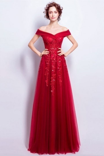 Robe de mariée rouge vermillon épaules dénudées