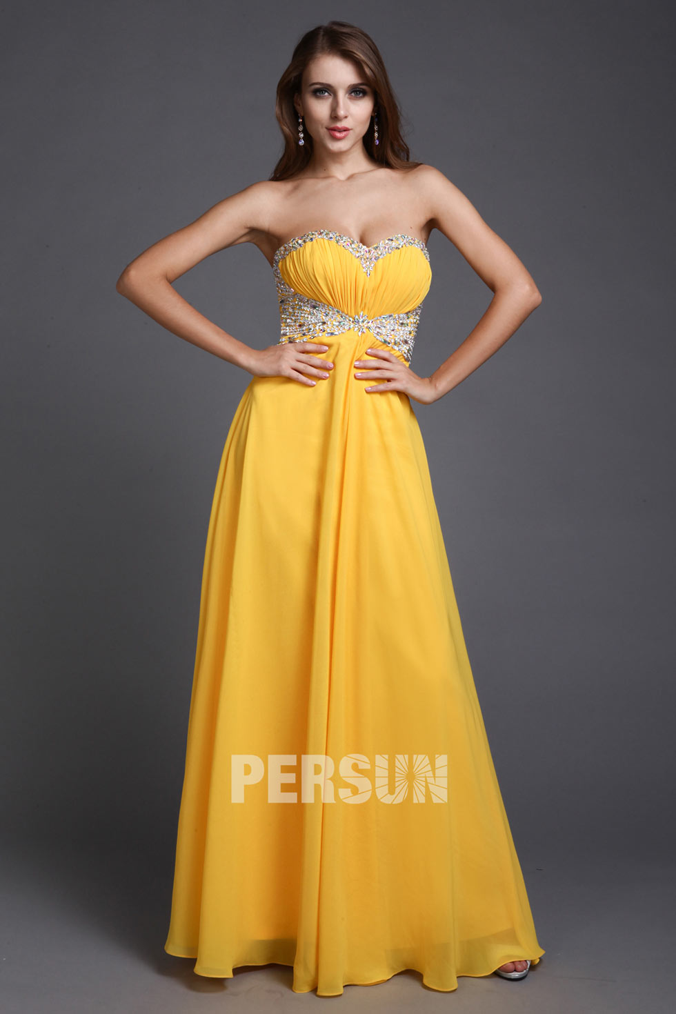 robe de soirée jaune longue bustier coeur plissé embelli de strass exquis