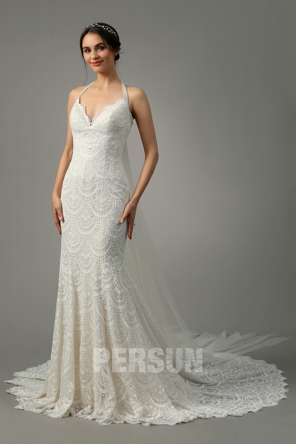 Robe de mariée fourreau à traîne Chapel en dentelle