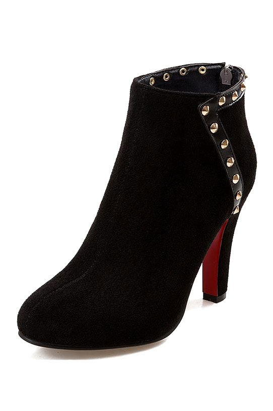 Elégante bottines noir à talon ornée de rivets semelle rouge