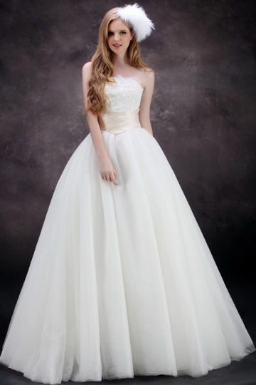 Robe de mariée Empire  à bustier appliqué & rebrodé de bijoux
