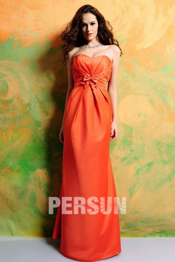 robe de cocktail longue orange bustier coeur orné de moeud papillon
