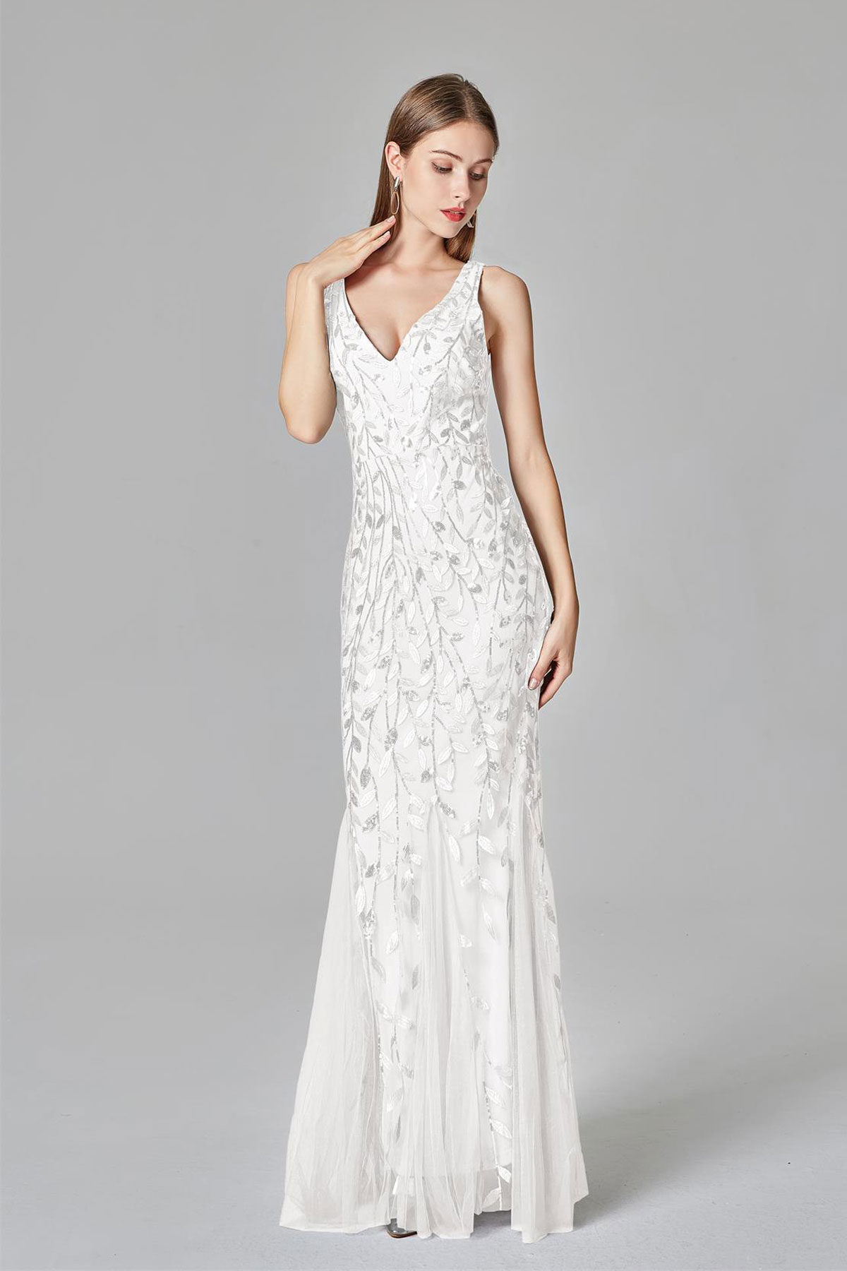 Robe de soirée longue décolleté v à jupe évasé