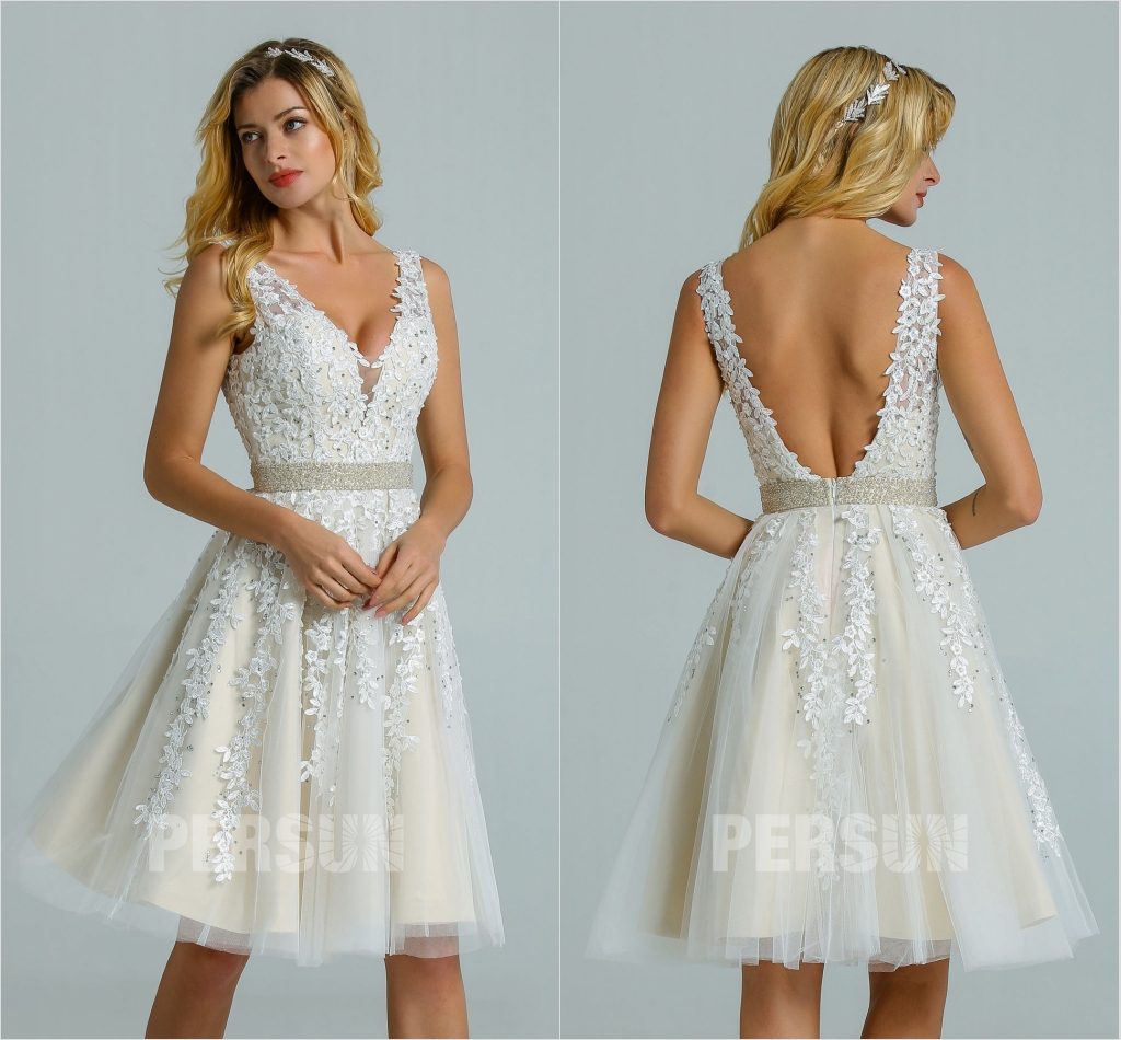 Robe de mariée courte dos nu col v dentelle strass