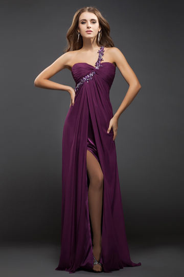 robe-de-cocktail-longue-violette-asymetrique-fendue