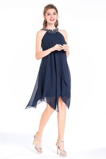 robe cocktail bleu marine courte et sandale argenté
