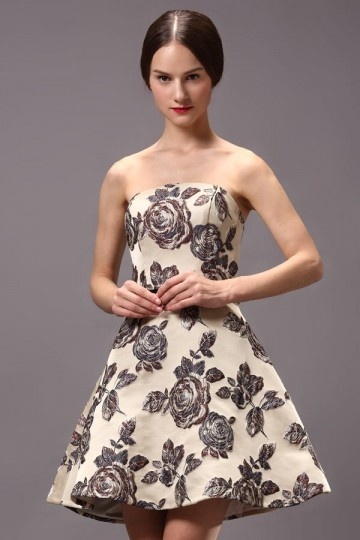 Robe de cocktail brodée vintage bustier droit