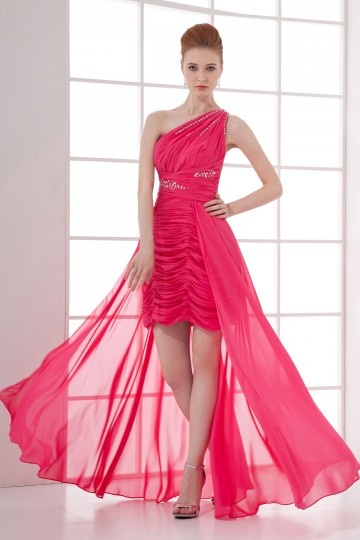 robe de cocktail asymétrique style bascule embelli de strass
