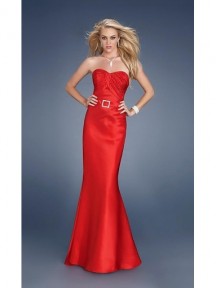 robe de cocktail longue et rouge