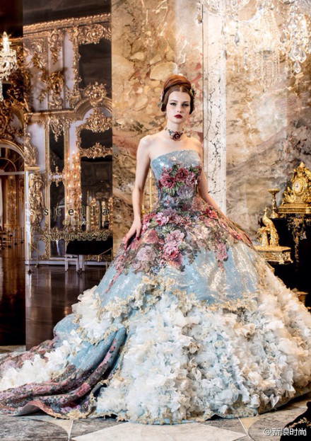 robe de mariée splendide et florale