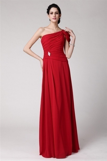 robe-soiree-rouge-plissee-style-asymetrique-longue