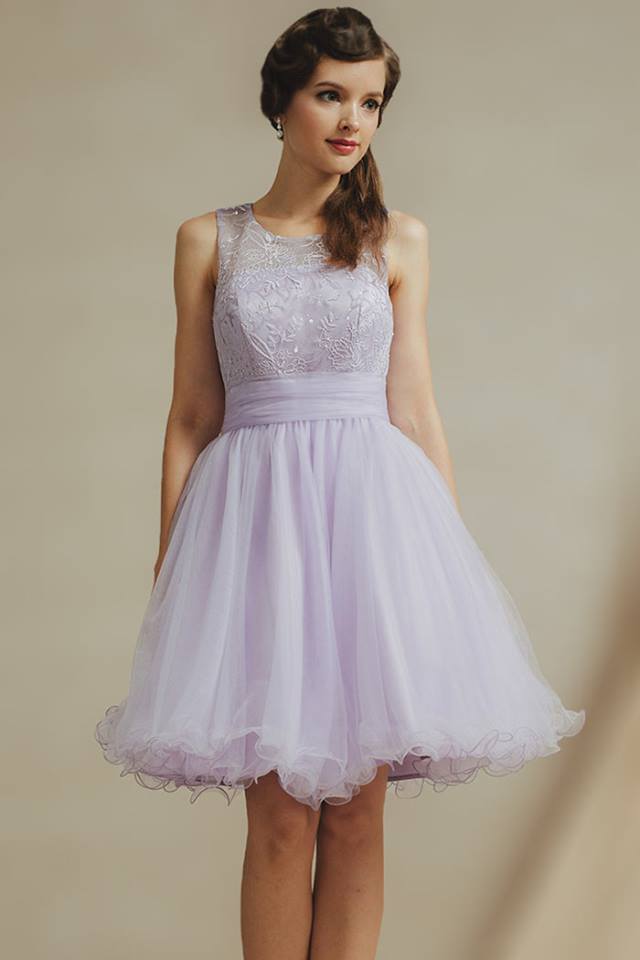 Robe de cocktail mariage courte forme trapèze en tulle à jupe évasée