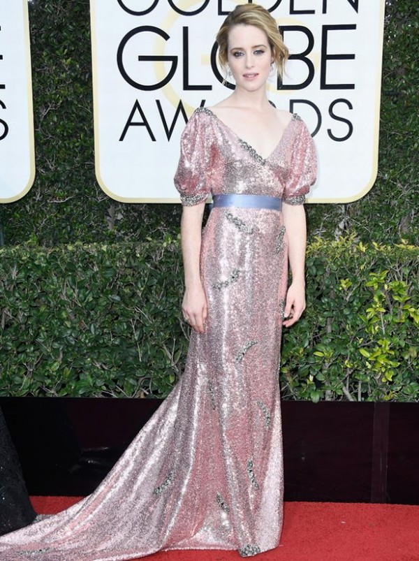 claire-foy-robe-rose-sequin-golden-globe-awards