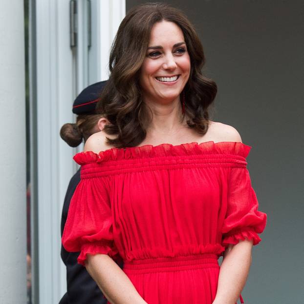 kate-middleton-look-sourrire