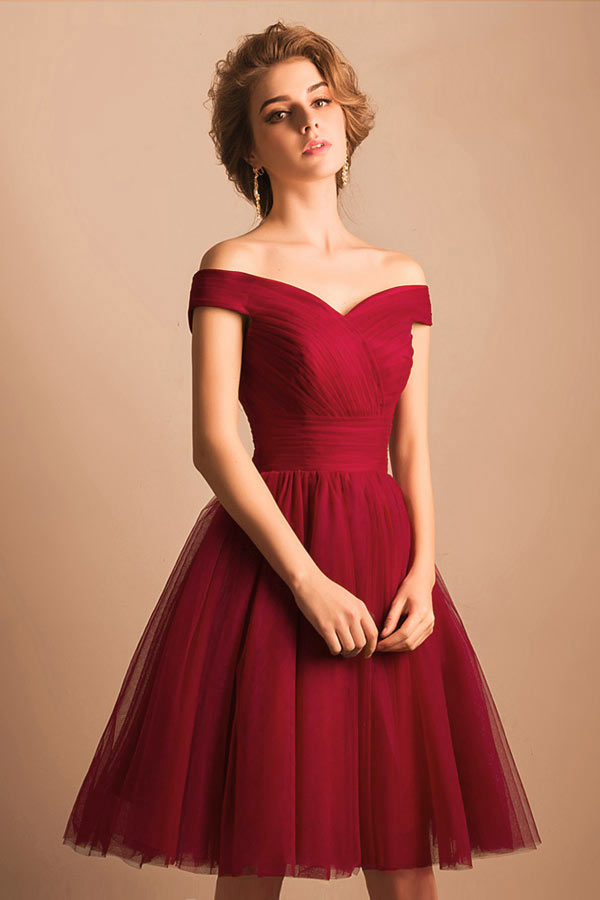 robe de cocktail rouge chic épaule dénudé courte en tulle