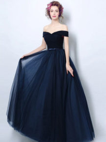 robe de soirée bleu longue princesse épaule dénudé