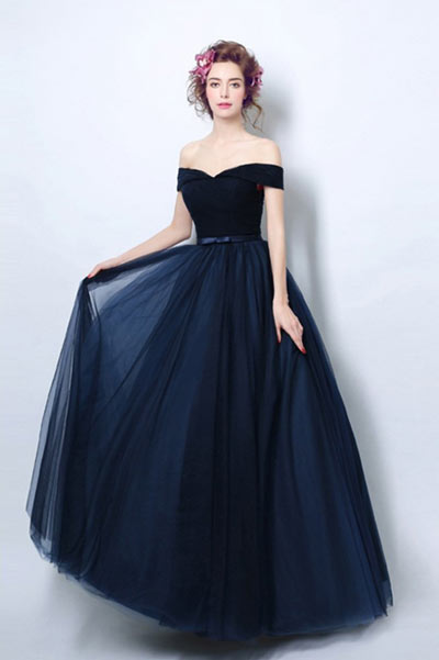 robe de soirée bleu longue princesse épaule dénudé