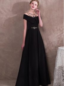 robe de soirée noire longue épaule dénudé embelli de strass