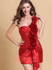 robe de cocktail rouge asymétrique orné de fleurs