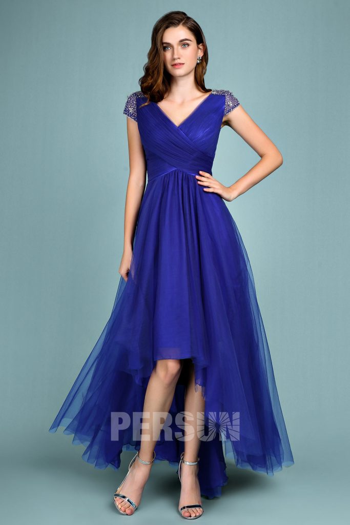 robe de soirée chic courte devant longue derrière bleu roi bustier cache coeur avec manches courte embelli de strass