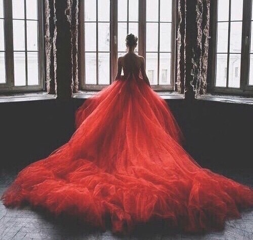 robe cérémonie rouge princesse avec traîne